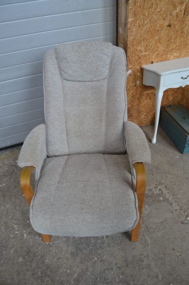 (L-841)  HJORT KNUDSEN  (Taani) kallutatav tugitool