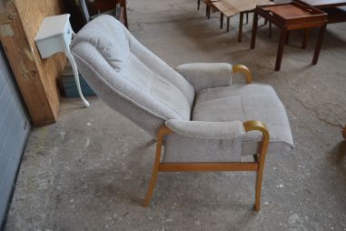 (L-841)  HJORT KNUDSEN  (Taani) kallutatav tugitool