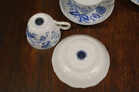 (n-3563)  Form Marienbad Ingres Weiss, sibulamustriga kohvitassid-taldrikud, 5tk