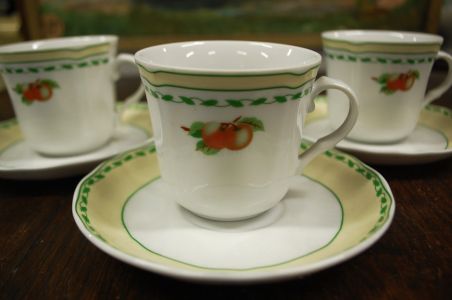 (n-3458) CreaTable ,"Cornwall" puuviljadega kohvitassid-taldrikud, 3tk