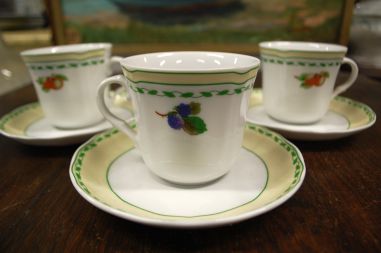 (n-3458) CreaTable ,"Cornwall" puuviljadega kohvitassid-taldrikud, 3tk