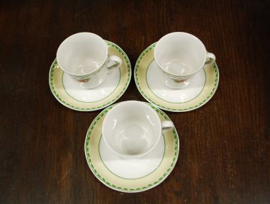 (n-3458) CreaTable ,"Cornwall" puuviljadega kohvitassid-taldrikud, 3tk