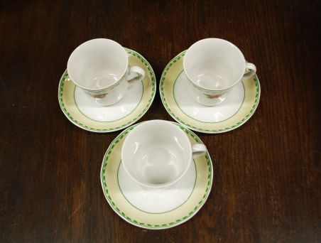 (n-3458) CreaTable ,"Cornwall" puuviljadega kohvitassid-taldrikud, 3tk