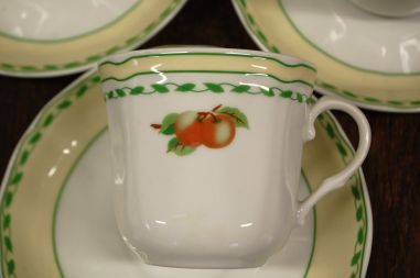 (n-3458) CreaTable ,"Cornwall" puuviljadega kohvitassid-taldrikud, 3tk