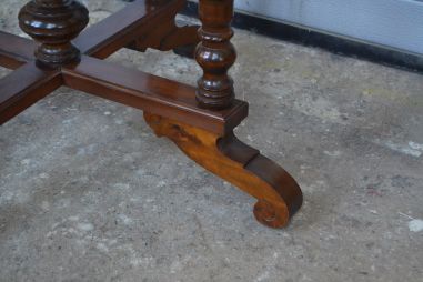 (L-846) Ümar söögilaud