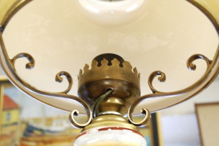 (L-849) Klaaskupliga laelühter