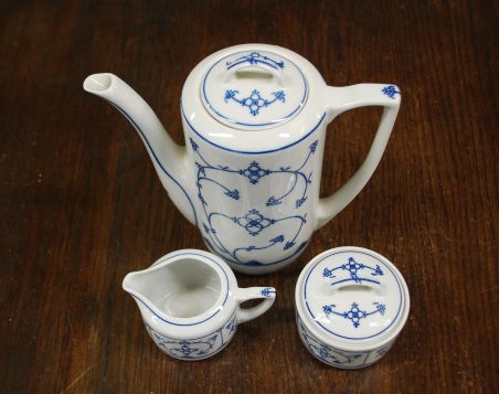(n-4049/2) Jäger Eisenberg Original Blau Saks, õlelille mustriga kann, suhkrutoos ja koorekann