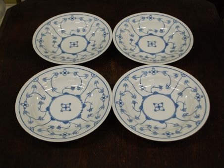 (n-4049/3) Jäger Eisenberg Original Blau Saks, õlelille mustriga supi-pastataldrikud, 4tk