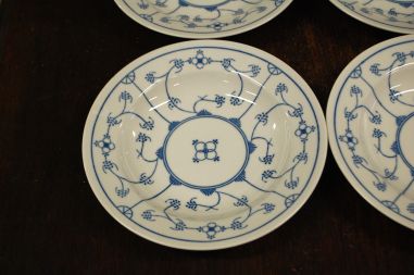 (n-4049/3) Jäger Eisenberg Original Blau Saks, õlelille mustriga supi-pastataldrikud, 4tk