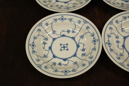 (n-4049/3) Jäger Eisenberg Original Blau Saks, õlelille mustriga supi-pastataldrikud, 4tk