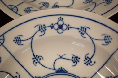 (n-4049/3) Jäger Eisenberg Original Blau Saks, õlelille mustriga supi-pastataldrikud, 4tk