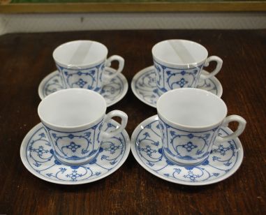 (n-4048) Kahla Original Blau Saks õlelillemustriga kohvitassid-taldrikud, 4tk