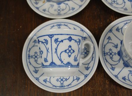 (n-4048) Kahla Original Blau Saks õlelillemustriga kohvitassid-taldrikud, 4tk