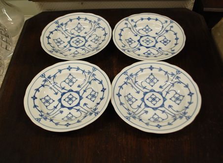 (n-4126) Bavaria Winterling Schwarzenbach, õlelillemustriga supi-pastataldrikud, 4tk (suurem mõõt)