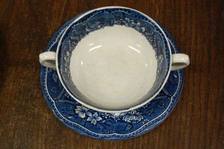 (n-4147) Staffordshire Barrats, Old Castle, puljongitassid-taldrikud, 2tk