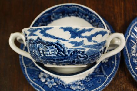 (n-4147) Staffordshire Barrats, Old Castle, puljongitassid-taldrikud, 2tk