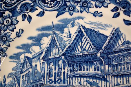 (n-4165) Royal  Tudor Ware, sinine sangaga vaagen
