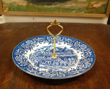 (n-4165) Royal  Tudor Ware, sinine sangaga vaagen