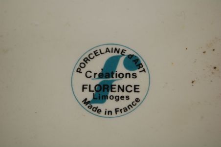 (n-339) Limoges, Porcelaine & Art,  sangaga juustuvaagen