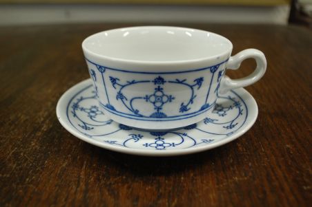 (n-7602) Kahla Original Blau Saks õlelillemustriga  kohvitassid-taldrikud, 2tk