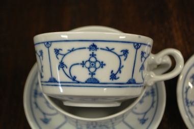 (n-7602) Kahla Original Blau Saks õlelillemustriga  kohvitassid-taldrikud, 2tk