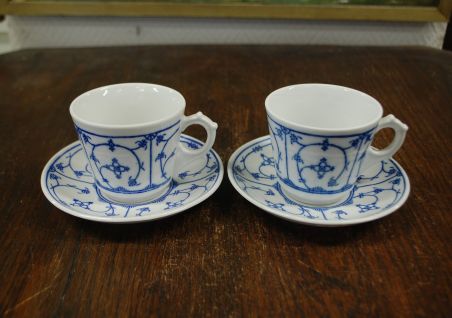 (n-4049/4) Jäger Eisenberg Original Blau Saks, õlelille mustriga kohvitassid-taldrikud, 2tk