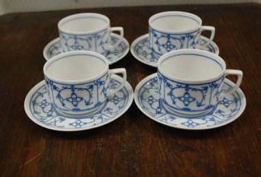 (n-4126/2) Bavaria Winterling Schwarzenbach, õlelille mustriga kohvitassid-taldrikud, 4tk