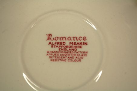 (n-4600) Alfred Meakin, Romance, punased puljongikausid-taldrikud, 3tk