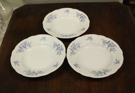 (n-4679) Lillelised supi-pastataldrikud, 3tk
