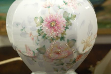 (n-8111) Limoges, porselanist laualamp