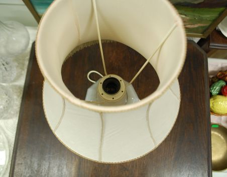 (n-8111) Limoges, porselanist laualamp