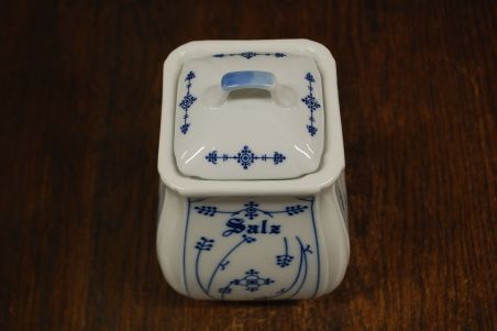 (n-8120) Õlelille mustriga portselanist toos "Sool"