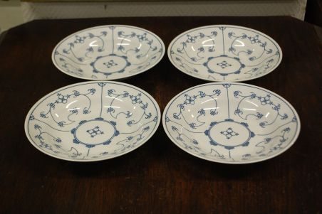 (n-8122/1) Sandra Rich, õlelillemustriga supi-pastataldrikud, 4tk