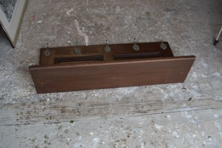 (n-8126) Mütsiriiuliga seinanagi