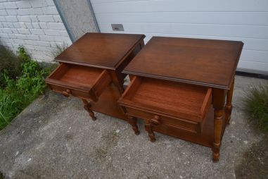 (n-8131) Öökapid 2 tk komplektis