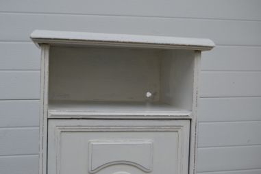 (n-8133) Valge kummut