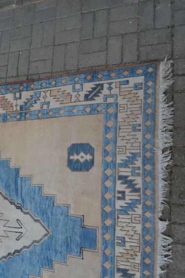 (n-8137) Vanem suur käsitöövaip 2x2,85m