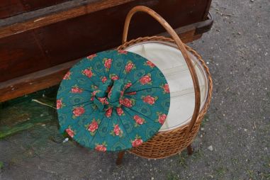 (n-8161) Retro käsitöökast