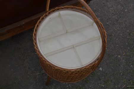 (n-8161) Retro käsitöökast