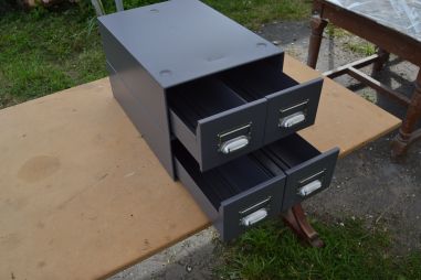 (n-8164) Metallist kartoteegikapid, 2 tk komplektis