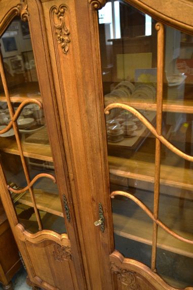 (n-8170) Riiulitega kapp, raamatukapp, nõudekapp
