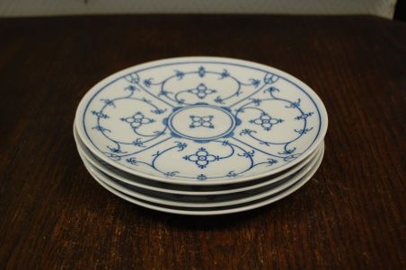 (n-8179/1) Bavaria Winterling Schwarzenbach, õlelille mustriga salatitaldrikud, 4tk
