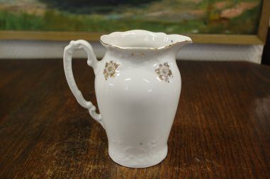 (n-8198) Väike lilleline kann