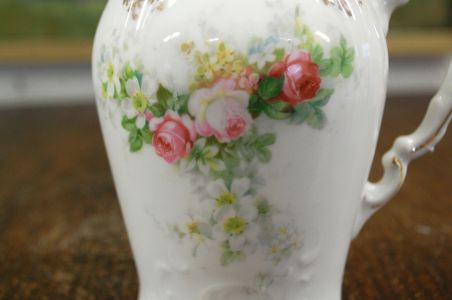 (n-8198) Väike lilleline kann
