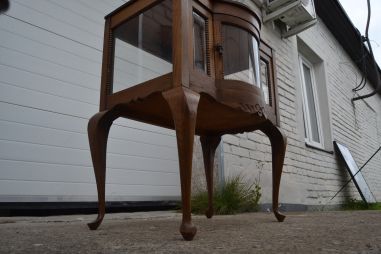 (n-8203) Klaasidega kapp, baarikapp
