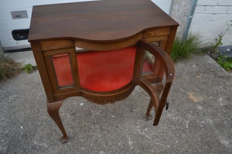 (n-8203) Klaasidega kapp, baarikapp