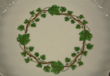 (n-8206) Porcelaine de Paris, luuderohu mustriga koogi/ pirukavorm