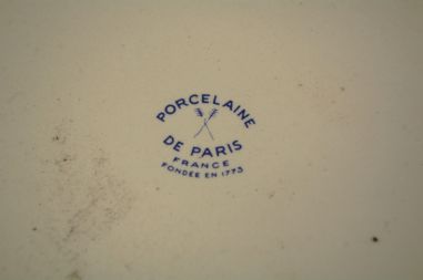 (n-8206) Porcelaine de Paris, luuderohu mustriga koogi/ pirukavorm