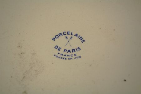 (n-8206) Porcelaine de Paris, luuderohu mustriga koogi/ pirukavorm