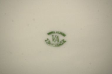 (n-8213) Vista Alegre,  valge ovaalne tirin